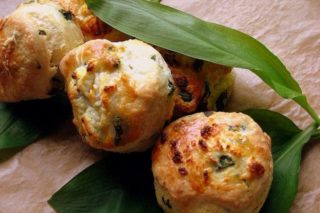 Medvehagymás pogácsa