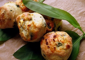 Medvehagymás-ricottás pogácsa